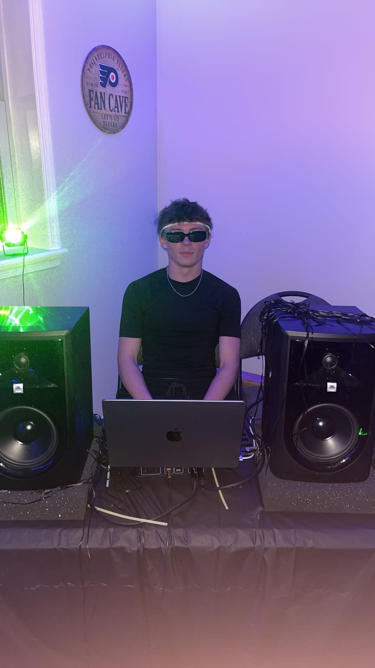 Djing Picture